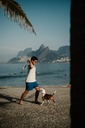 Chuckit Tradicional - arremesso na praia